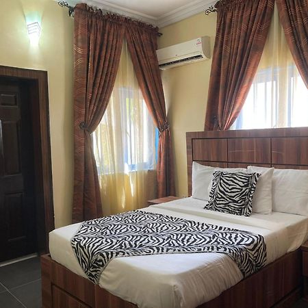 Aa Hotel And Suites Абуджа Экстерьер фото