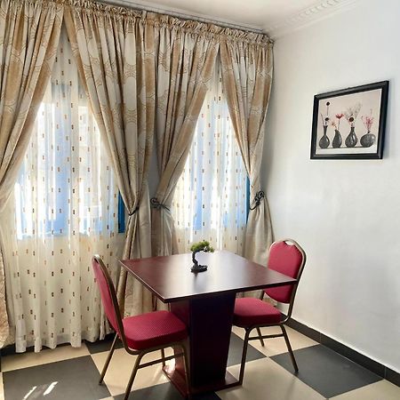 Aa Hotel And Suites Абуджа Экстерьер фото
