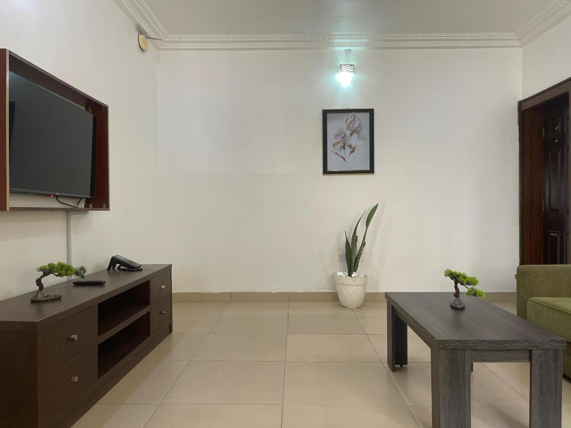 Aa Hotel And Suites Абуджа Экстерьер фото